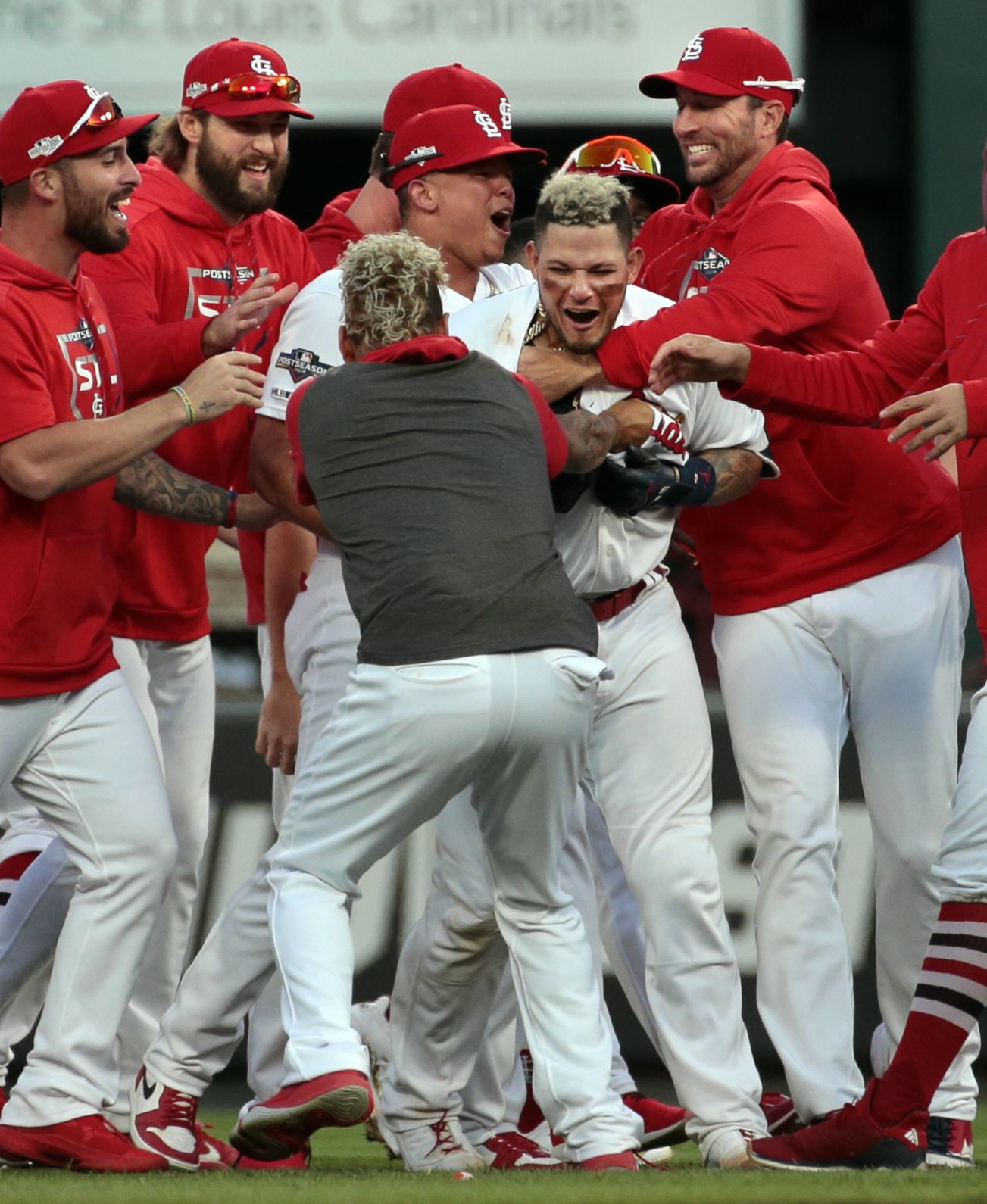 Cardinals force deciding fifth game of the NLDS with a 5-4 win over the Braves in the 10th inning